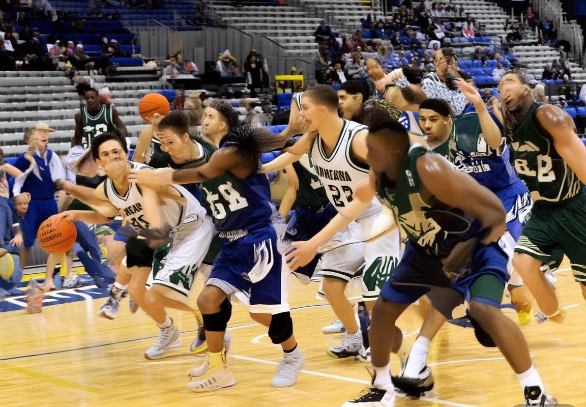 火箭攻防体系解析：乌度卡教练打造无限换防，杰伦-格林与阿尔佩伦-申京驱动团队蜕变